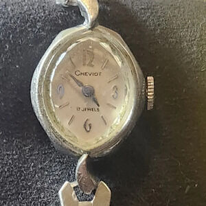 Vintage Rare Cheviot 17 Jewel Ladies Watch